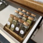 استند چوبی شیشه ادویه